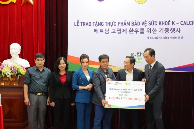 Trao Tặng 100 Suất Quà Trị Giá 1,5 Tỷ Đồng Cho Hội Nạn Nhân Chất Độc Da Cam/Dioxin TP Hà Nội